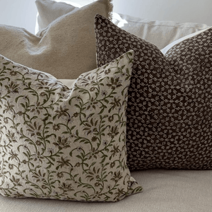 Closeup of Forrest & Neville Mocha