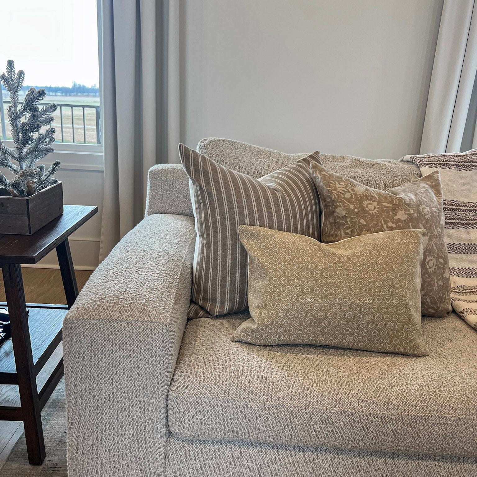 Francis Pillow Cover