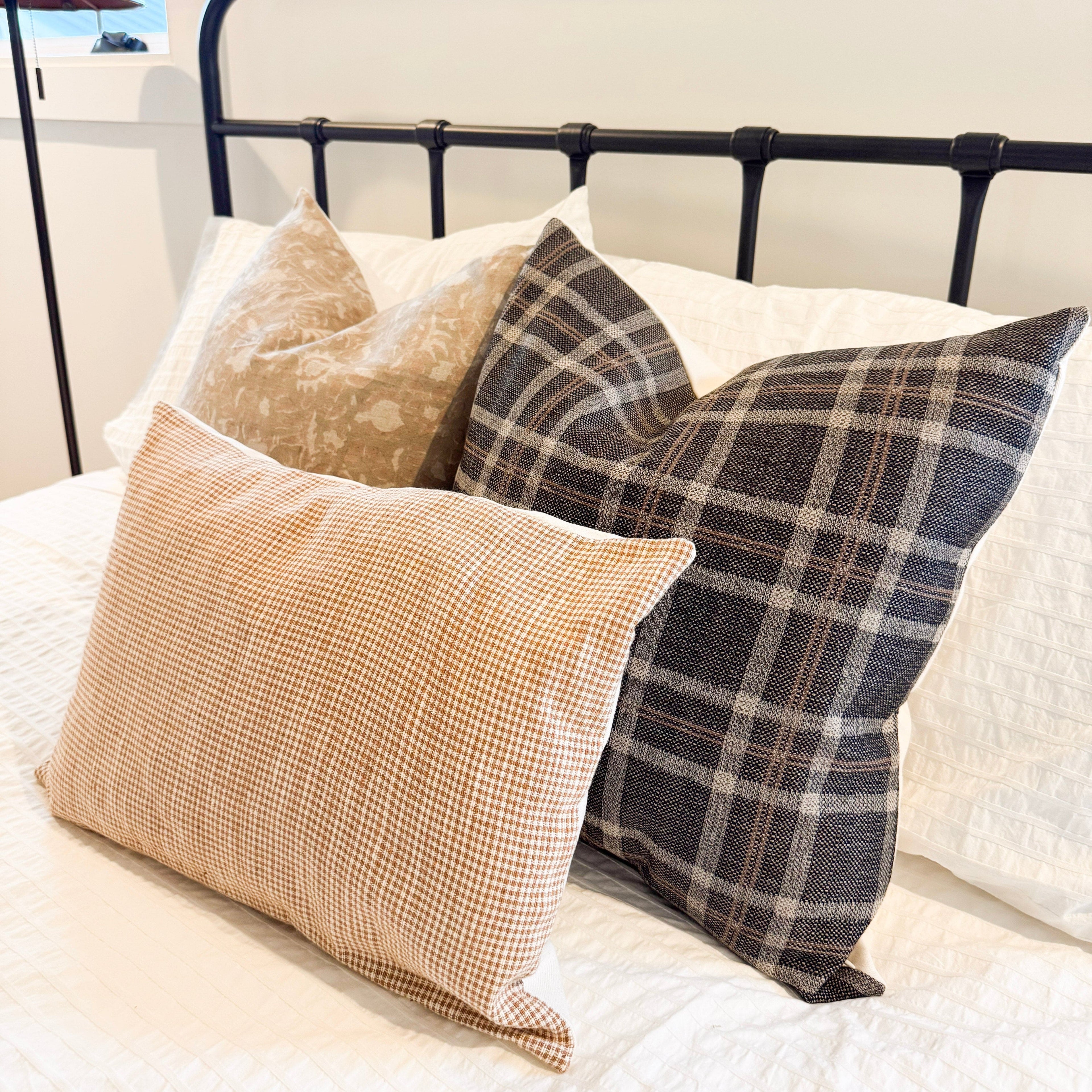 Sophie Lumbar Pillow Cover